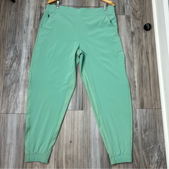 ATHLETA women’s Brooklyn joggers pants size 16 lightweight Quick dry zip pockets - Picture 9 of 16